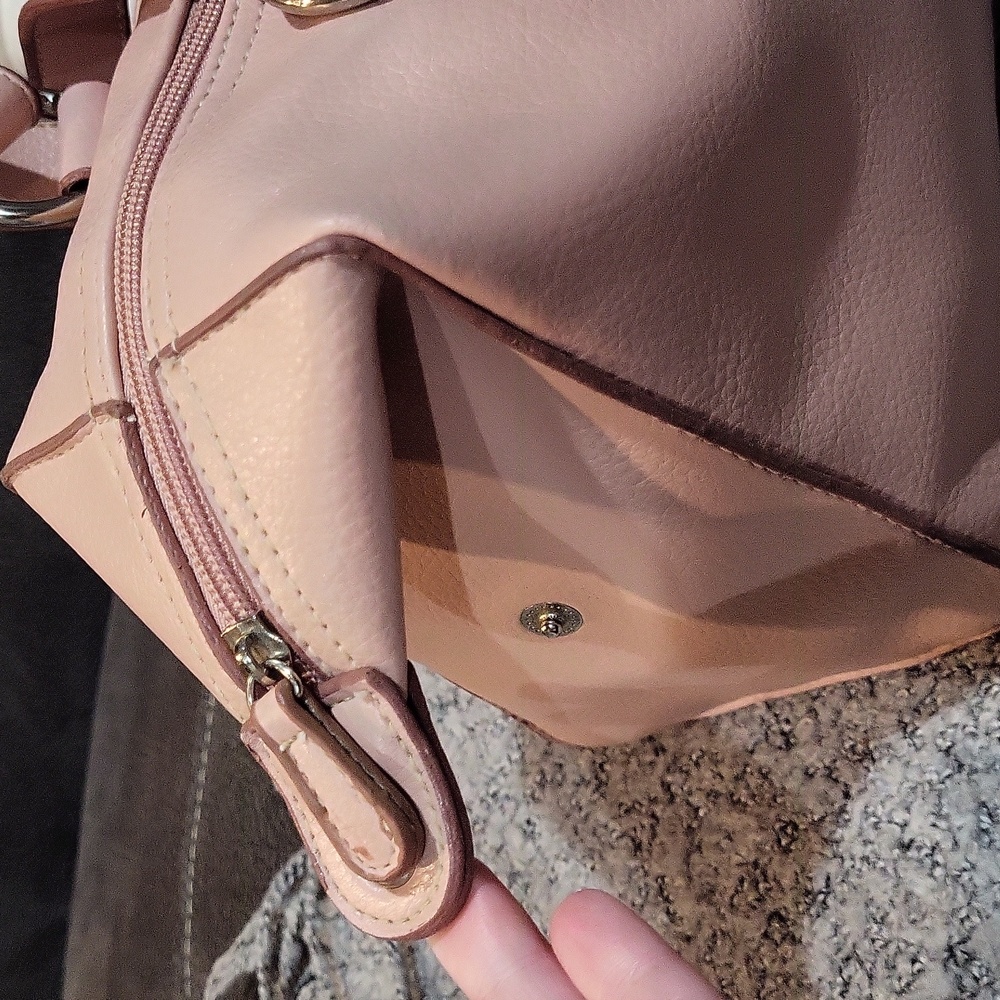 Rosetti Purse 🩷 - Picture 4 of 15